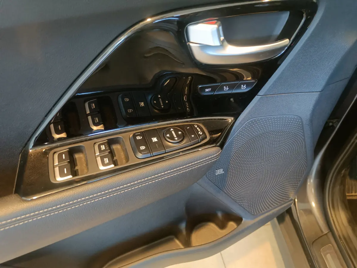 ExecutiveLine 64 kWh | 100% SoH | Achteruitrijcamera | Cruise control adaptief met Stop&Go en stuurhulp | Elektrisch verstelb. bestuurdersstoel met geheugen