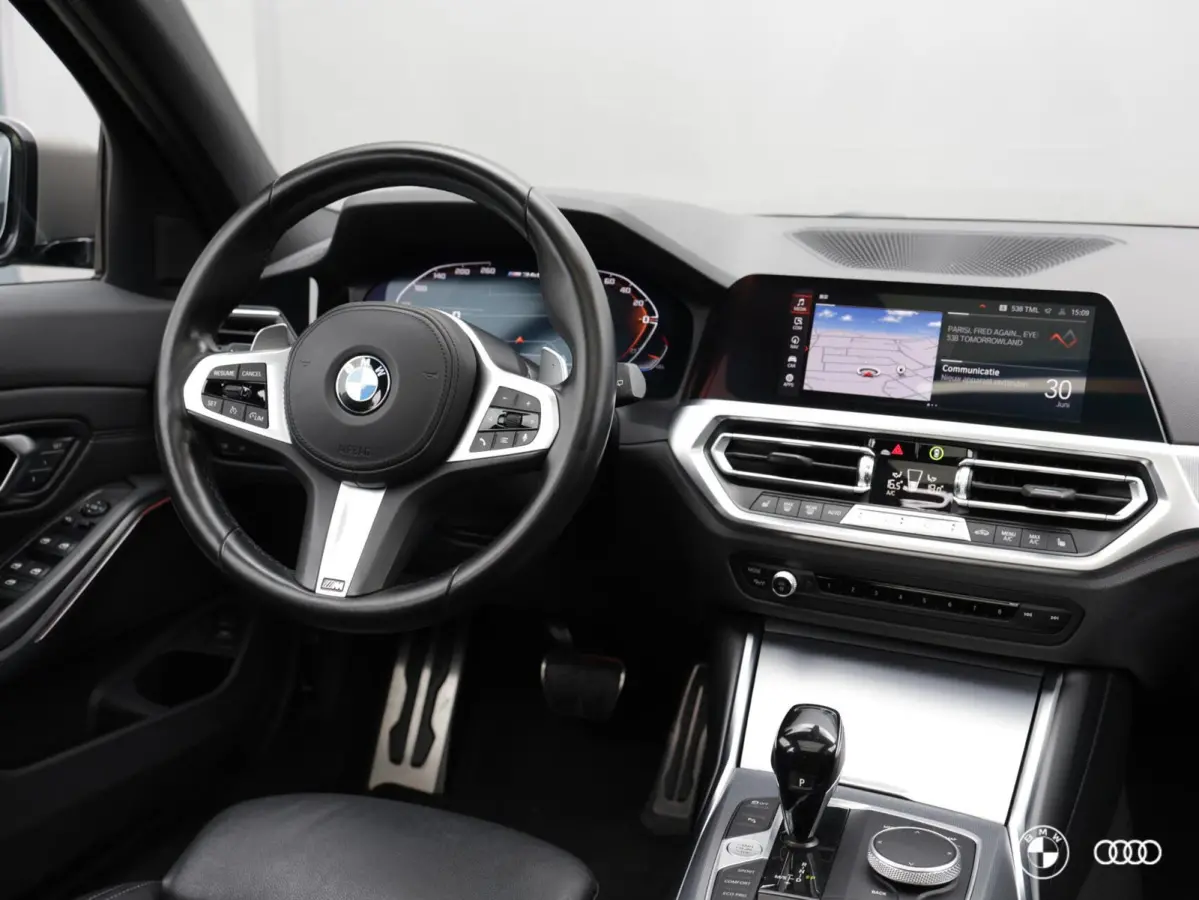 M340i xDrive M SPORT / PANODAK / ACC / MEMORY / HEADUP / 19"