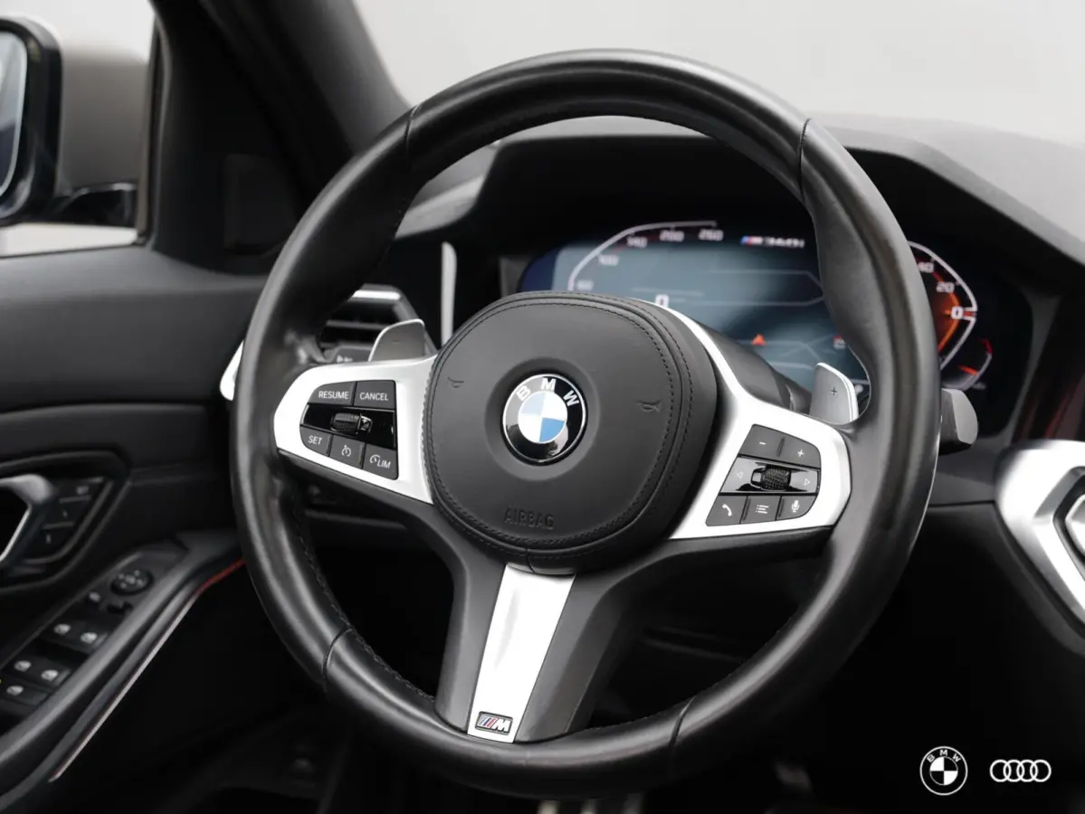 M340i xDrive M SPORT / PANODAK / ACC / MEMORY / HEADUP / 19"