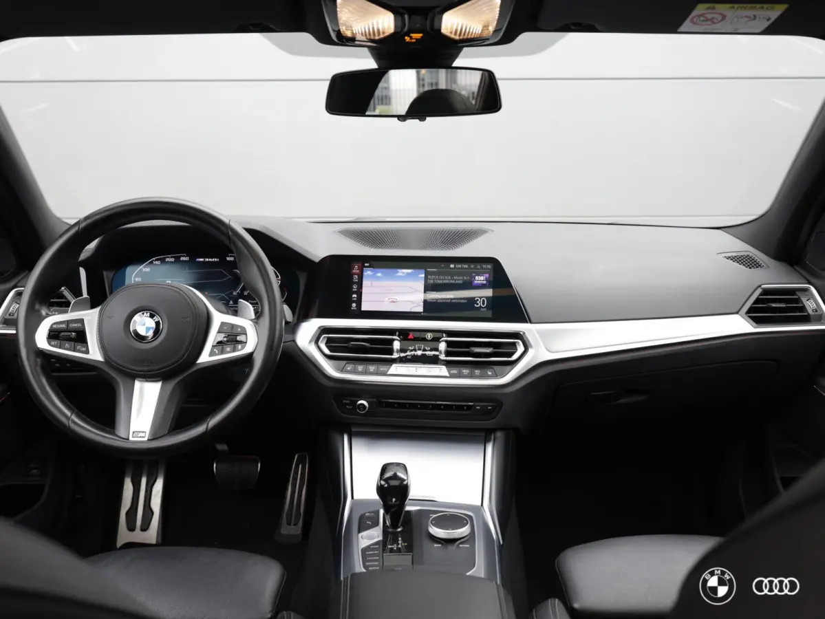 M340i xDrive M SPORT / PANODAK / ACC / MEMORY / HEADUP / 19"