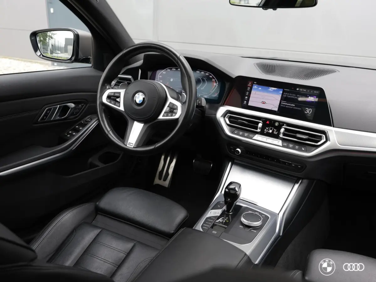 M340i xDrive M SPORT / PANODAK / ACC / MEMORY / HEADUP / 19"
