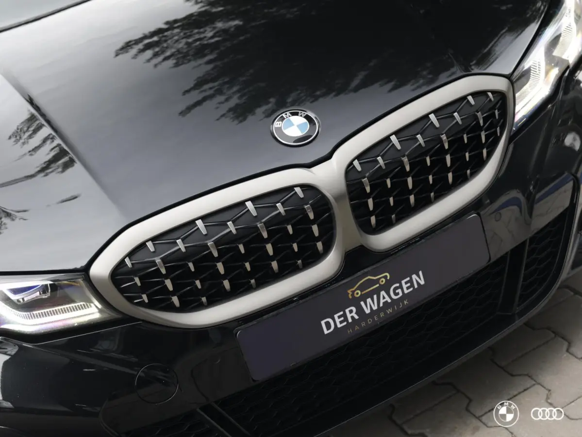 M340i xDrive M SPORT / PANODAK / ACC / MEMORY / HEADUP / 19"