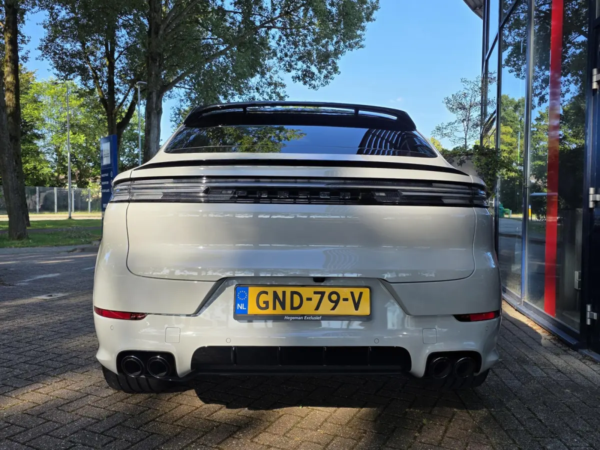 3.0 E-Hybrid | Sport Design pakket | Wegkl. Trekhaak | Luchtvering | Panoramadak | Leder | LED | Sfeerverlichting | Climate Control | 21 inch