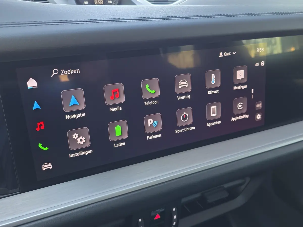 3.0 E-Hybrid | Sport Design pakket | Wegkl. Trekhaak | Luchtvering | Panoramadak | Leder | LED | Sfeerverlichting | Climate Control | 21 inch