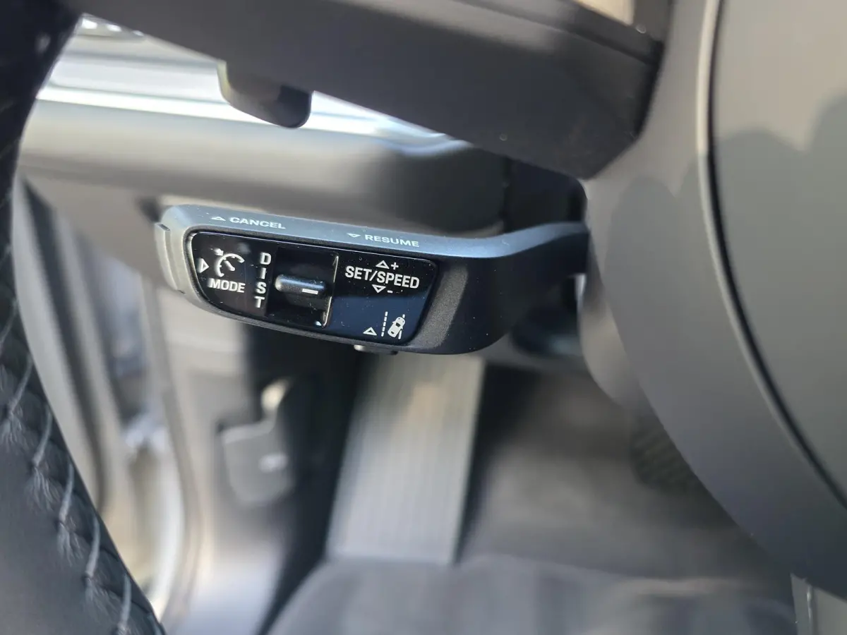3.0 E-Hybrid | Sport Design pakket | Wegkl. Trekhaak | Luchtvering | Panoramadak | Leder | LED | Sfeerverlichting | Climate Control | 21 inch