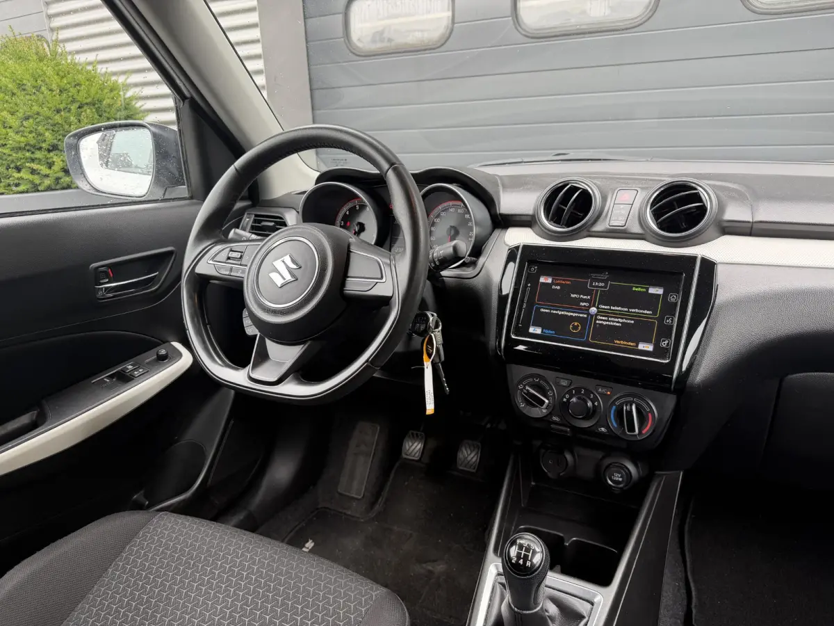 1.2 Select | Navigatie | Camera | DAB | Lichtmetalen Velgen | Airco |