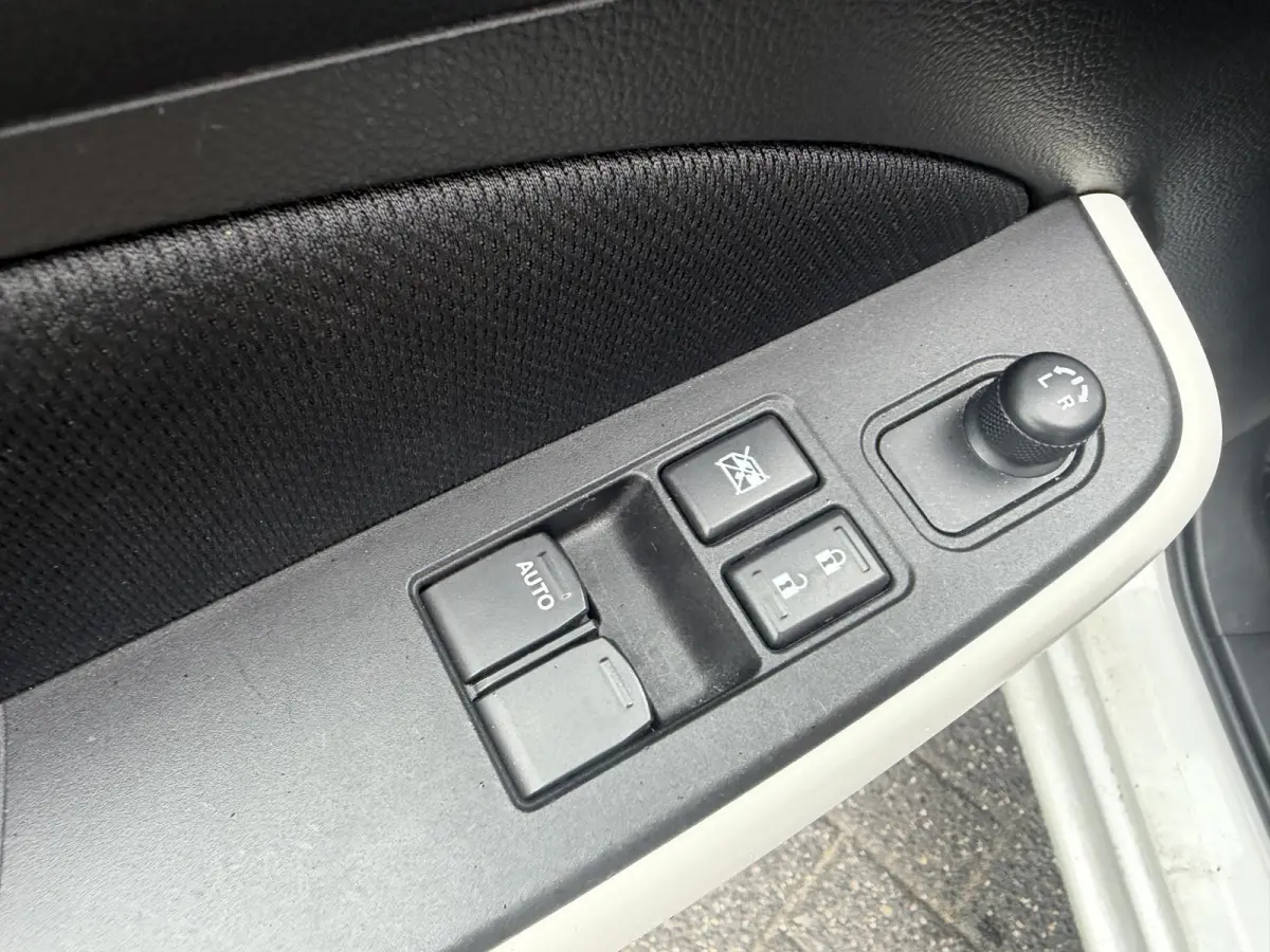 1.2 Select | Navigatie | Camera | DAB | Lichtmetalen Velgen | Airco |