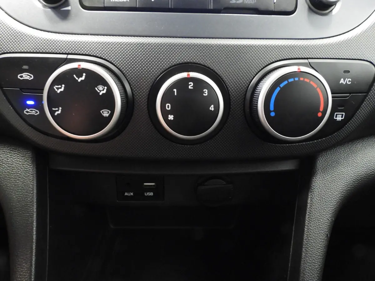 1.0i Comfort Smart Pack NAVI/AIRCO/CRUISE/PDC!
