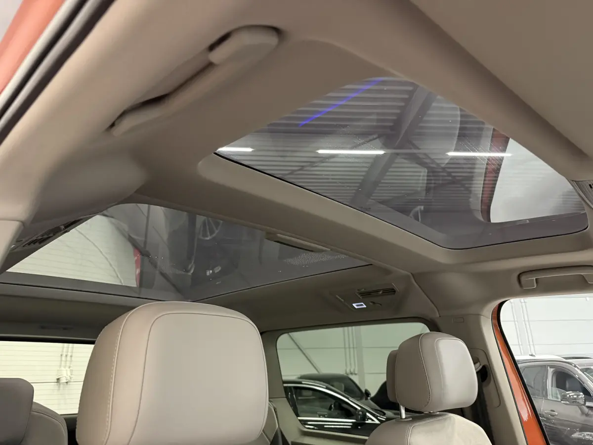1.4 eHybrid Energetic PANO/TREKHAAK/MASSAGE/LEER/SOH 95%/HEAD-UP/IQ-LIGHT/ELECTR.SCHUIFDEUREN/ACC/360CAMERA/SFEER/STANDKACHEL/TWO-TONE/UNIEK SLECHTS 37.000KM, NET OH BEURT GEHAD BIJ VW DEALE