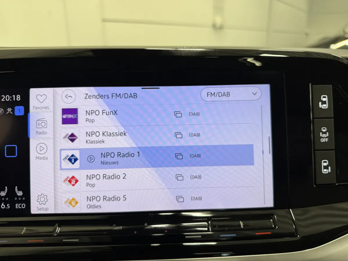 1.4 eHybrid Energetic PANO/TREKHAAK/MASSAGE/LEER/SOH 95%/HEAD-UP/IQ-LIGHT/ELECTR.SCHUIFDEUREN/ACC/360CAMERA/SFEER/STANDKACHEL/TWO-TONE/UNIEK SLECHTS 37.000KM, NET OH BEURT GEHAD BIJ VW DEALE