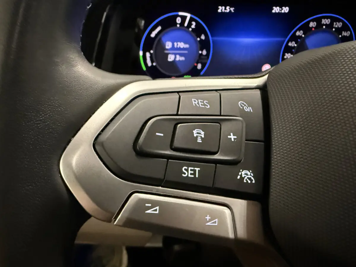 1.4 eHybrid Energetic PANO/TREKHAAK/MASSAGE/LEER/SOH 95%/HEAD-UP/IQ-LIGHT/ELECTR.SCHUIFDEUREN/ACC/360CAMERA/SFEER/STANDKACHEL/TWO-TONE/UNIEK SLECHTS 37.000KM, NET OH BEURT GEHAD BIJ VW DEALE