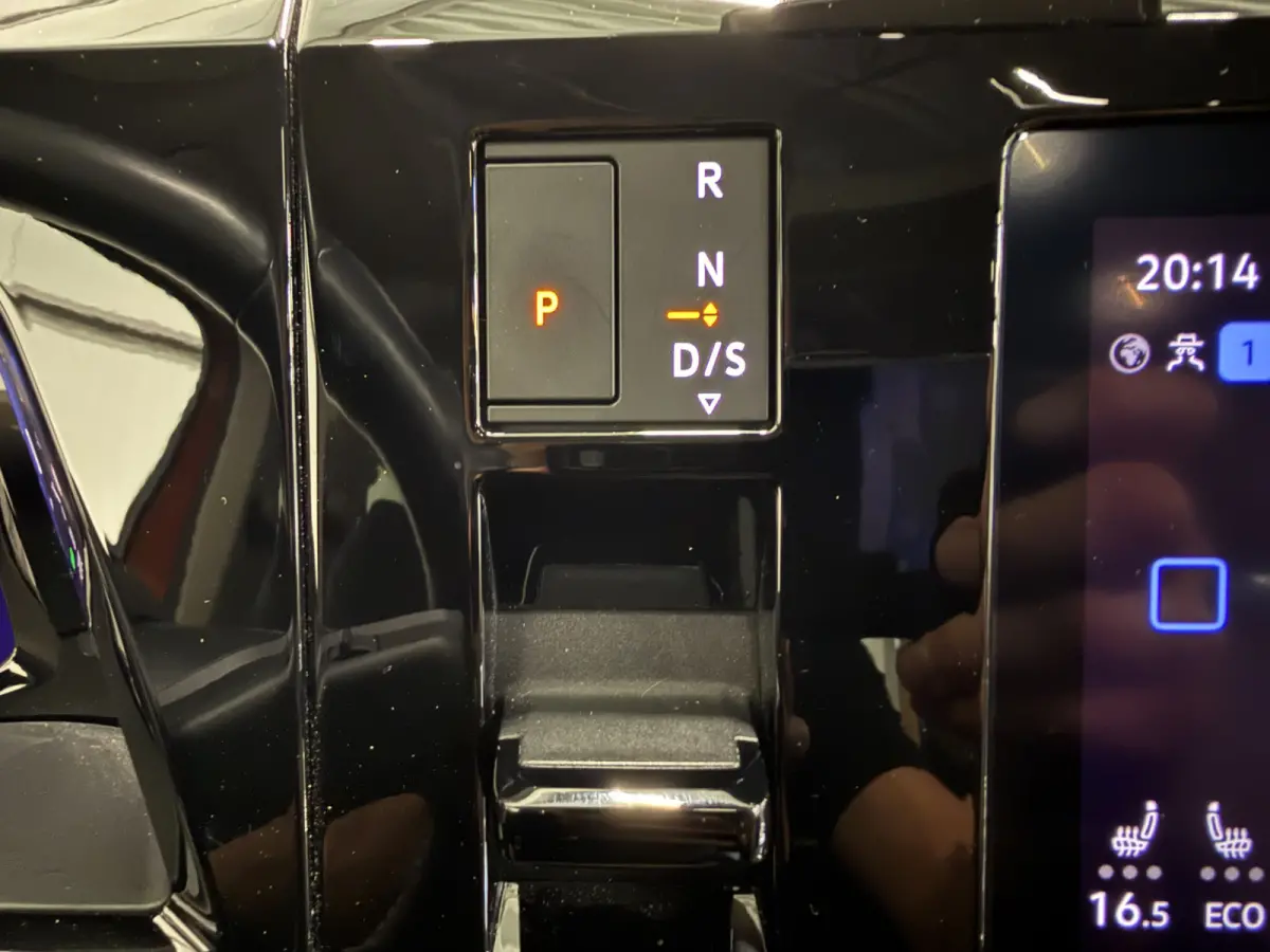 1.4 eHybrid Energetic PANO/TREKHAAK/MASSAGE/LEER/SOH 95%/HEAD-UP/IQ-LIGHT/ELECTR.SCHUIFDEUREN/ACC/360CAMERA/SFEER/STANDKACHEL/TWO-TONE/UNIEK SLECHTS 37.000KM, NET OH BEURT GEHAD BIJ VW DEALE