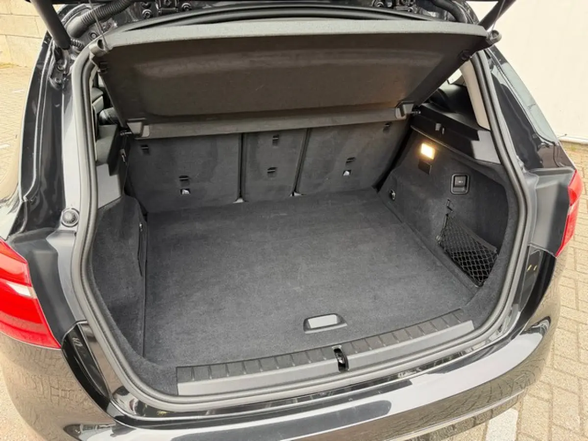 225xe Centennial High Executive met Leer, Elektische Achterklep, Climate Controle