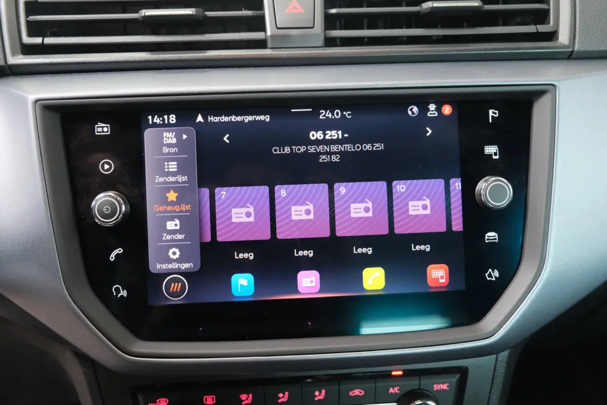 1.0 TSI Style Business Intense - N.A.P. Airco, Cruise, Navi, PDC, Carplay, Trekhaak.