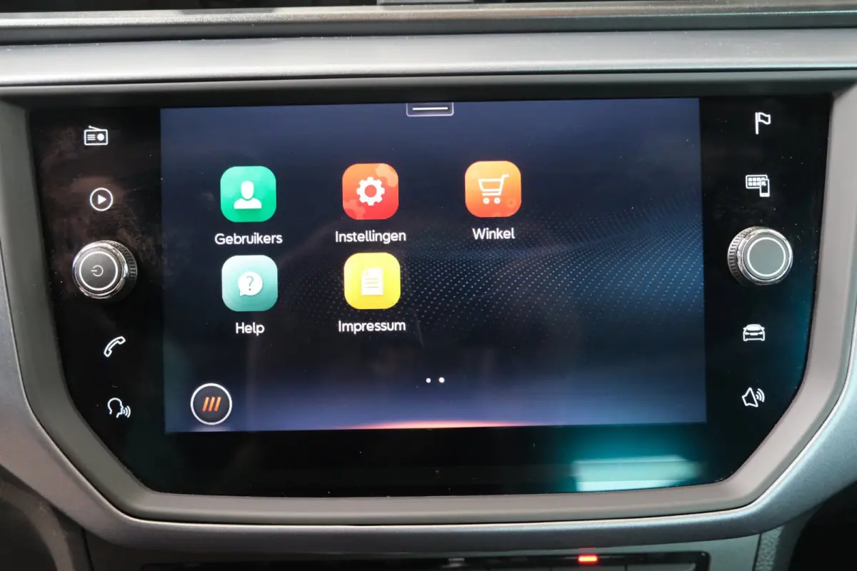 1.0 TSI Style Business Intense - N.A.P. Airco, Cruise, Navi, PDC, Carplay, Trekhaak.
