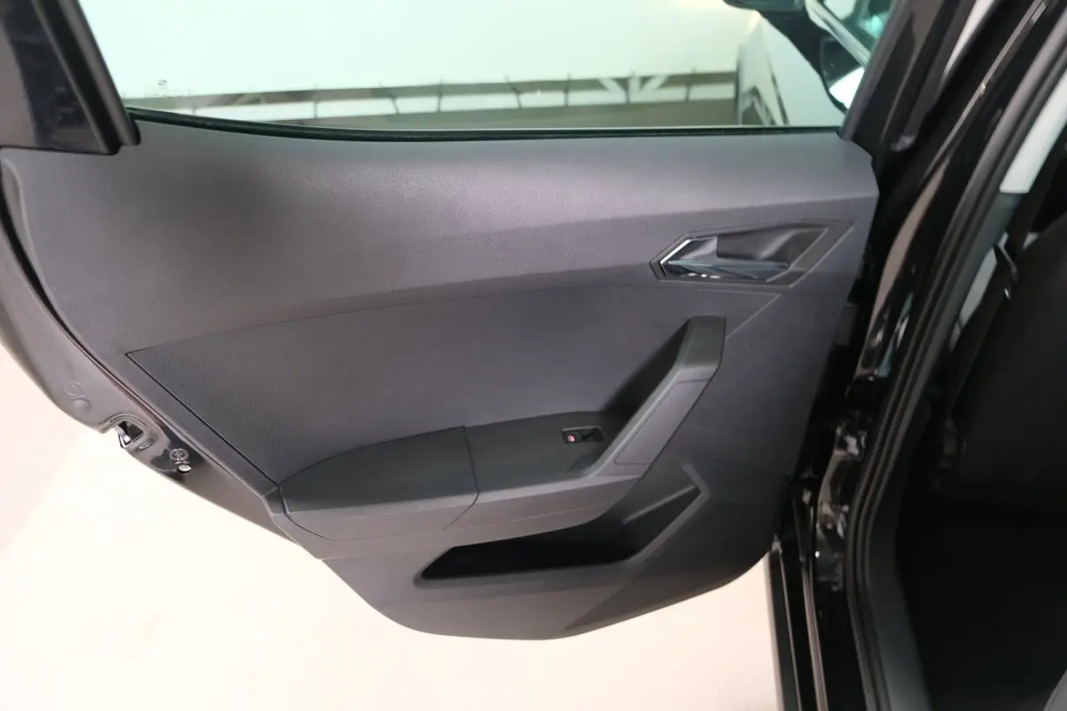 1.0 TSI Style Business Intense - N.A.P. Airco, Cruise, Navi, PDC, Carplay, Trekhaak.