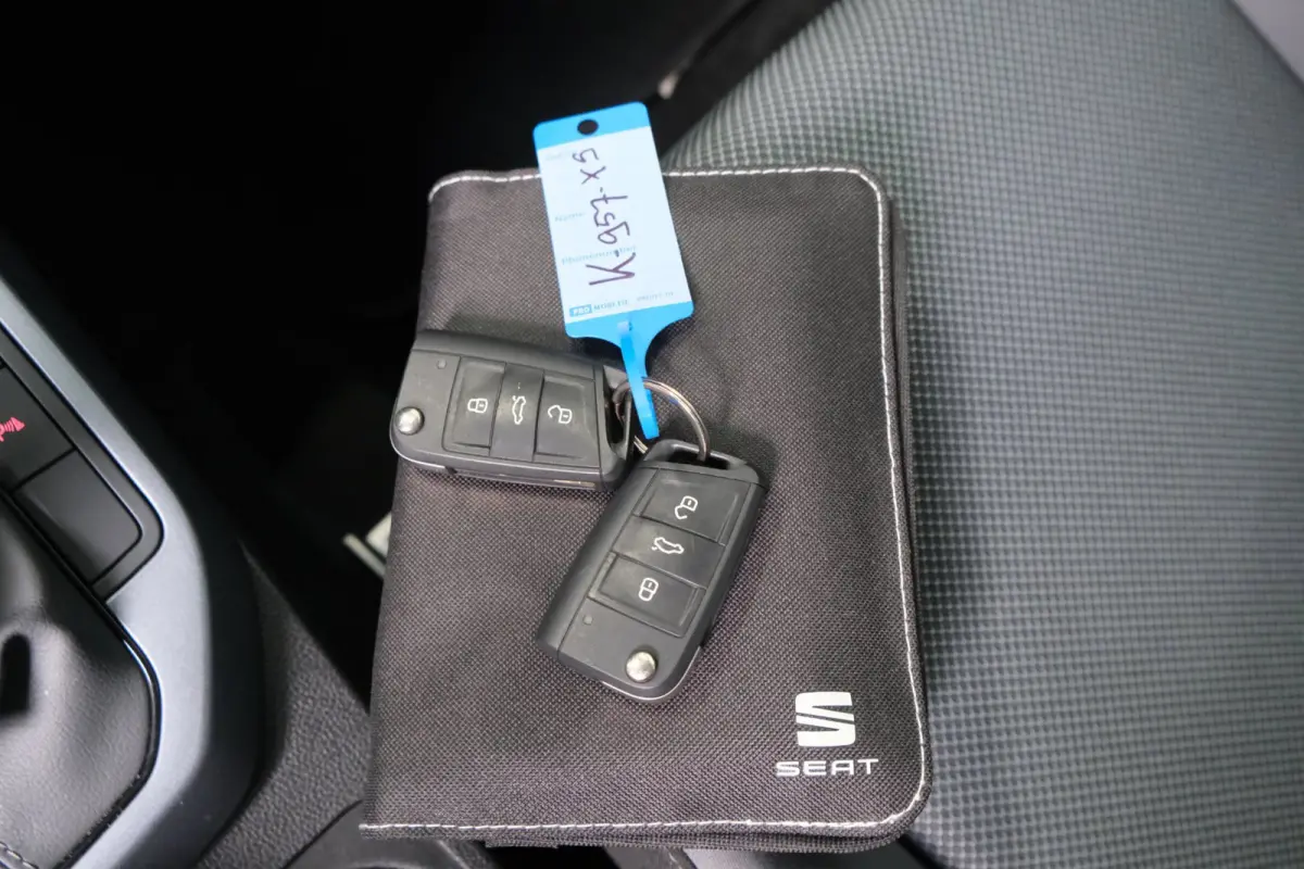 1.0 TSI Style Business Intense - N.A.P. Airco, Cruise, Navi, PDC, Carplay, Trekhaak.