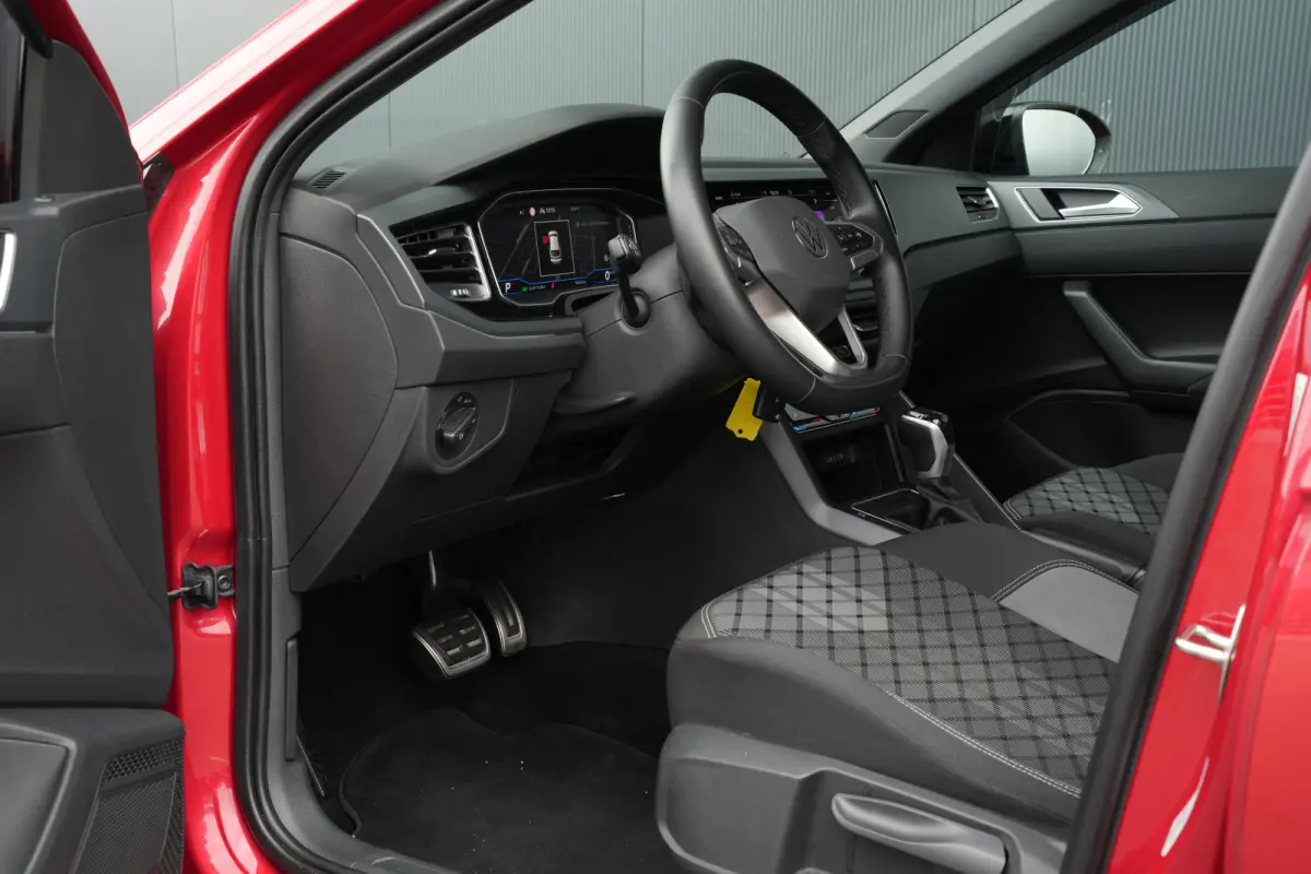 1.0 TSI R-Line Business DSG | Camera | Carplay | IQ.Light | Adaptive Cruise