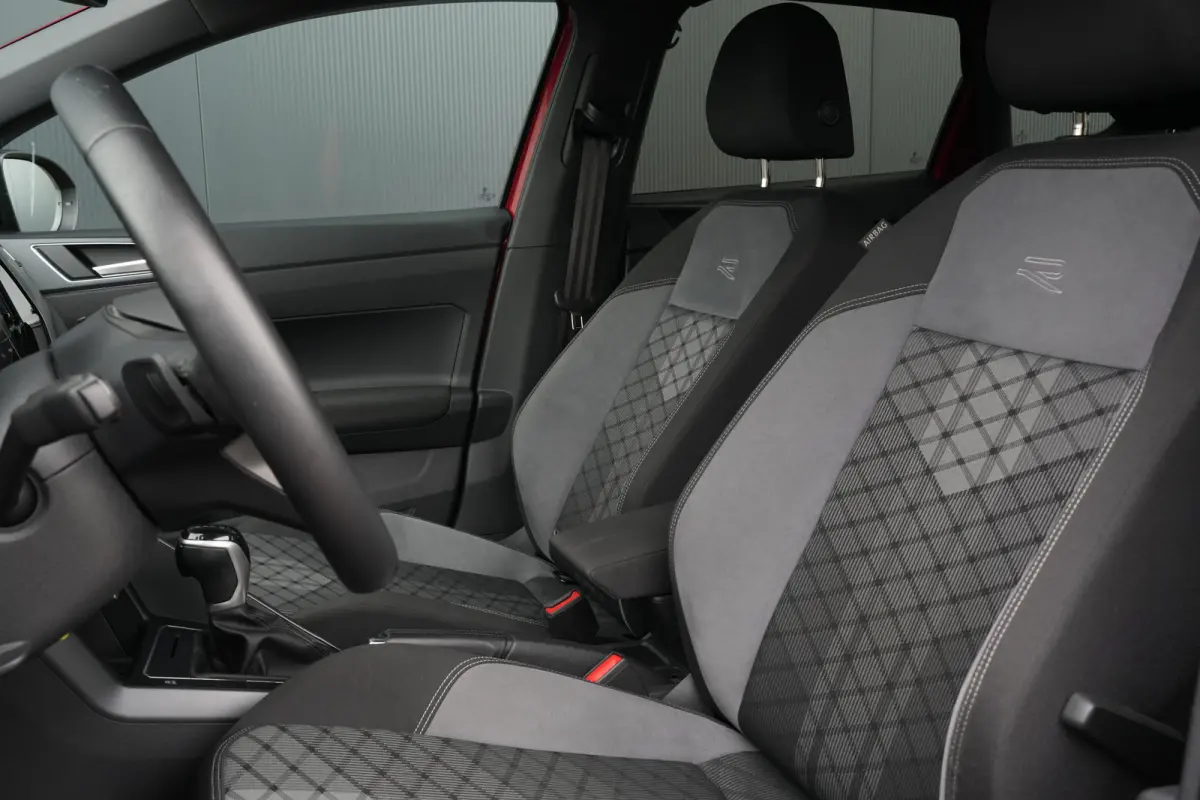 1.0 TSI R-Line Business DSG | Camera | Carplay | IQ.Light | Adaptive Cruise