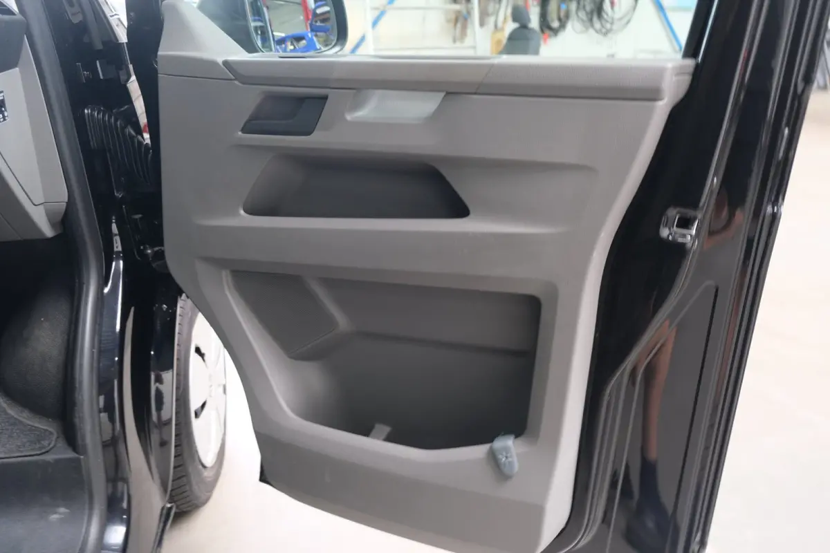 2.0 TDI 150PK L2H1 28 Comfortline Automaat - Airco, Cruise, Navi, PDC, Camera, Carplay, Trekhaak.