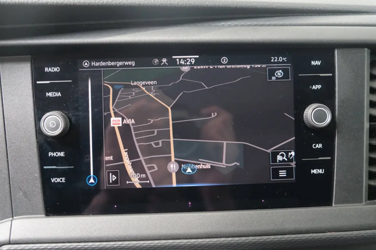 2.0 TDI 150PK L2H1 28 Comfortline Automaat - Airco, Cruise, Navi, PDC, Camera, Carplay, Trekhaak.