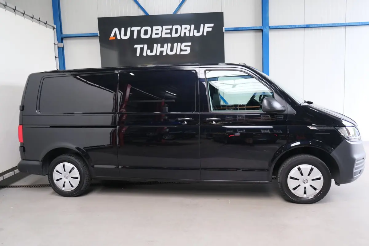 2.0 TDI 150PK L2H1 28 Comfortline Automaat - Airco, Cruise, Navi, PDC, Camera, Carplay, Trekhaak.
