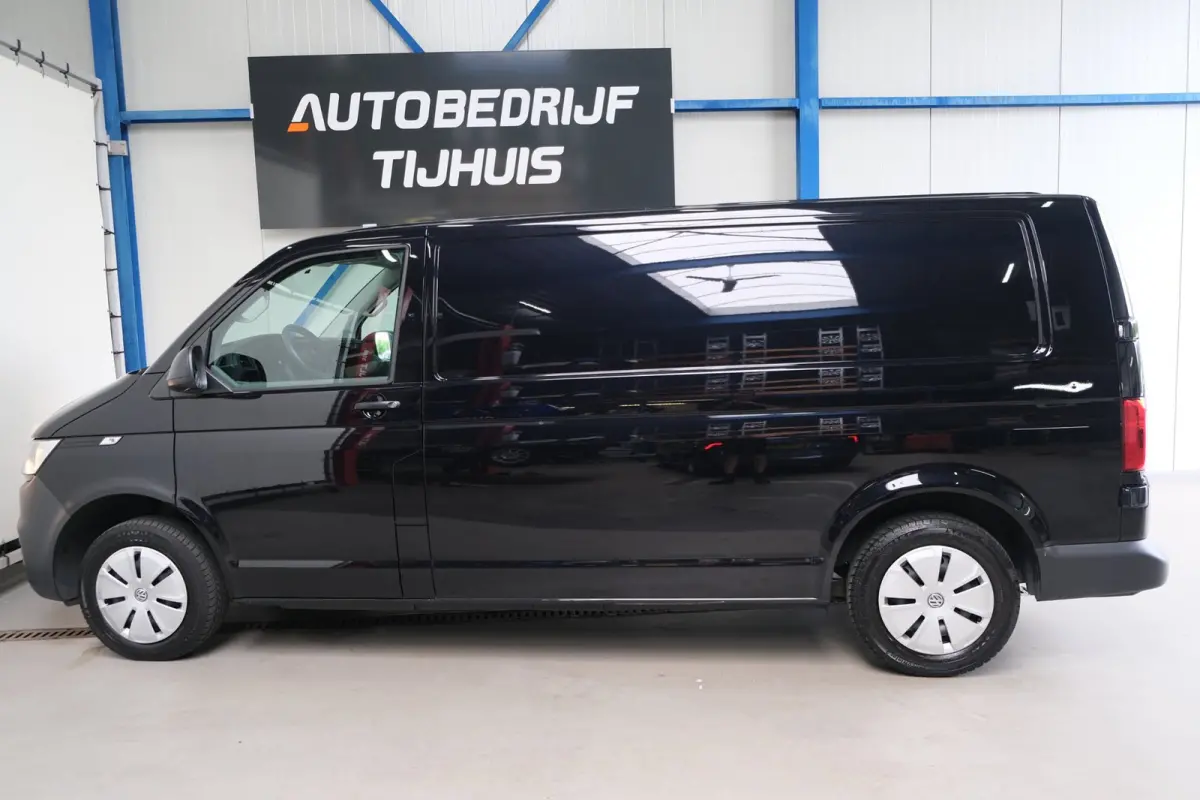 2.0 TDI 150PK L2H1 28 Comfortline Automaat - Airco, Cruise, Navi, PDC, Camera, Carplay, Trekhaak.