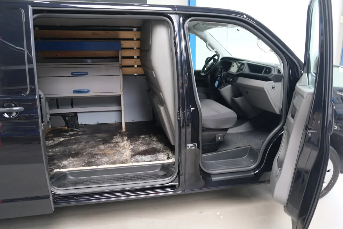 2.0 TDI 150PK L2H1 28 Comfortline Automaat - Airco, Cruise, Navi, PDC, Camera, Carplay, Trekhaak.