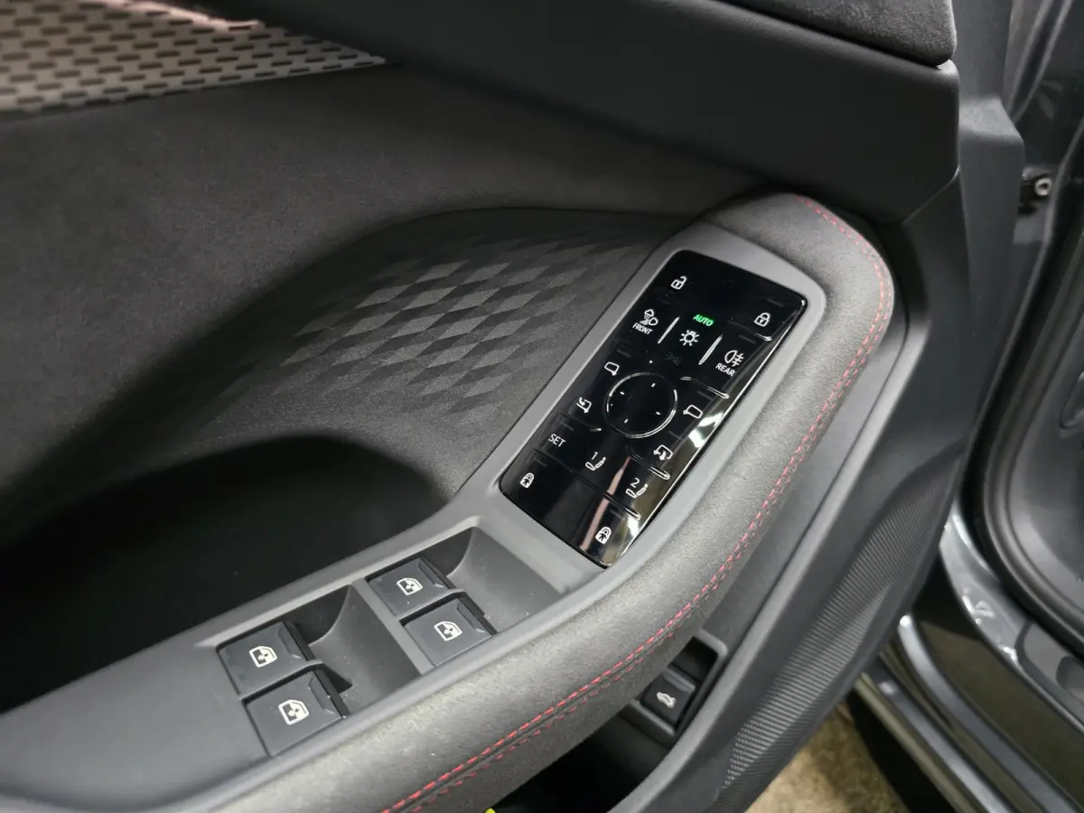 Avant 2.0 quattro S edition Competition B&O Pano Bijrijders display Trekhaak 19"LM