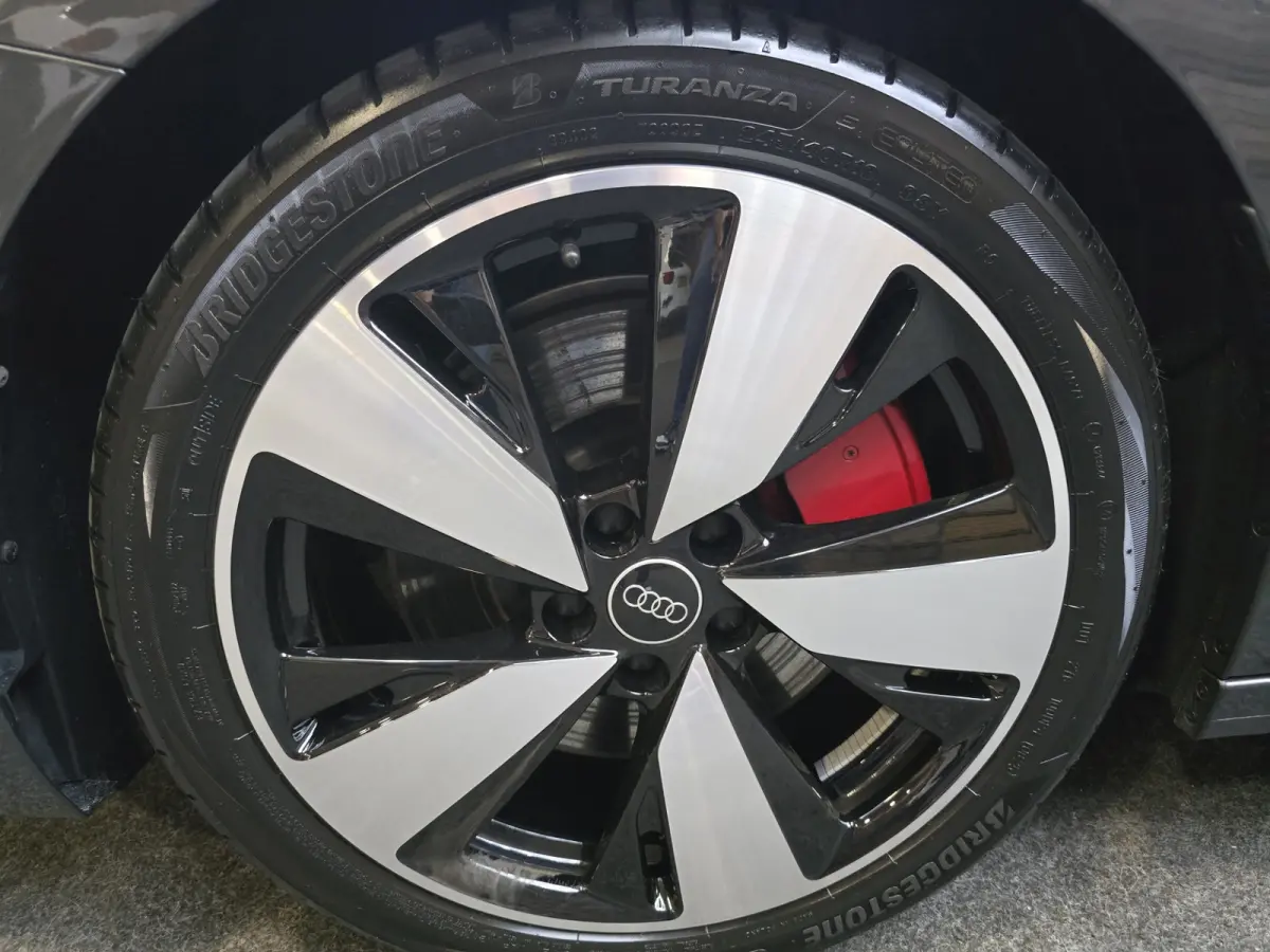Avant 2.0 quattro S edition Competition B&O Pano Bijrijders display Trekhaak 19"LM