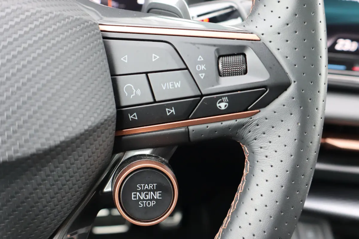 1.5 TSI e-Hybrid 272pk VZ Performance | "Immersive by Sennheiser" premium sound system package | Adaptief demping systeem | Alcantara bekleding