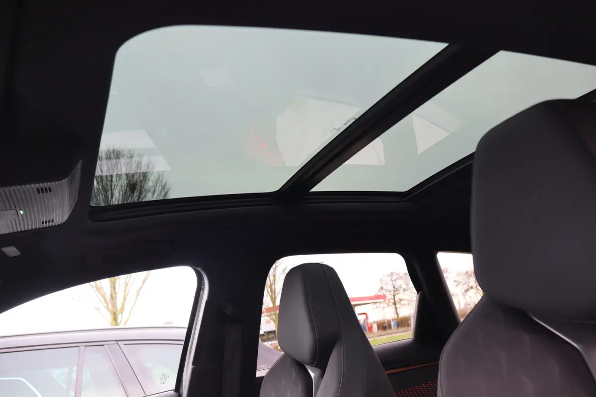 1.5 TSI e-Hybrid 272pk VZ Performance | "Immersive by Sennheiser" premium sound system package | Adaptief demping systeem | Alcantara bekleding