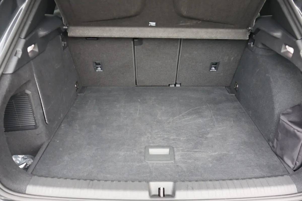 1.5 TSI e-Hybrid 272pk VZ Performance | "Immersive by Sennheiser" premium sound system package | Adaptief demping systeem | Alcantara bekleding