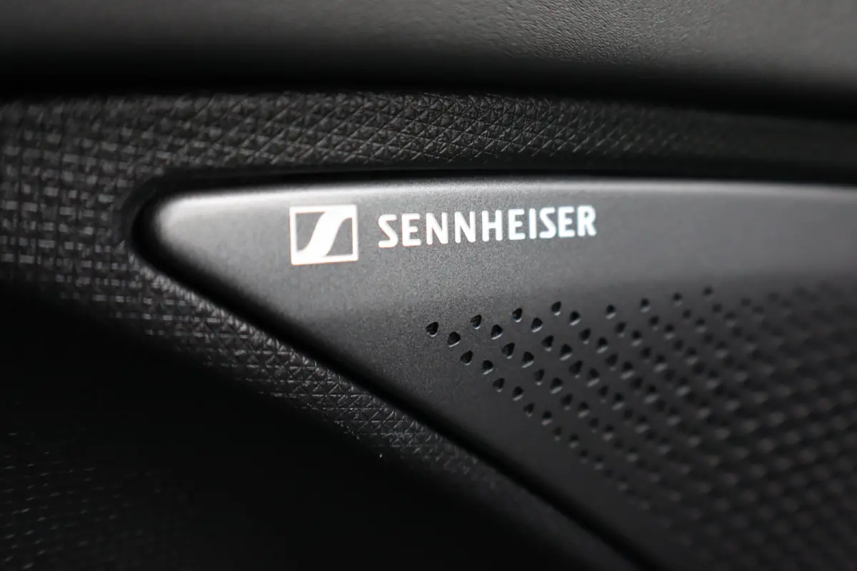 1.5 TSI e-Hybrid 272pk VZ Performance | "Immersive by Sennheiser" premium sound system package | Adaptief demping systeem | Alcantara bekleding