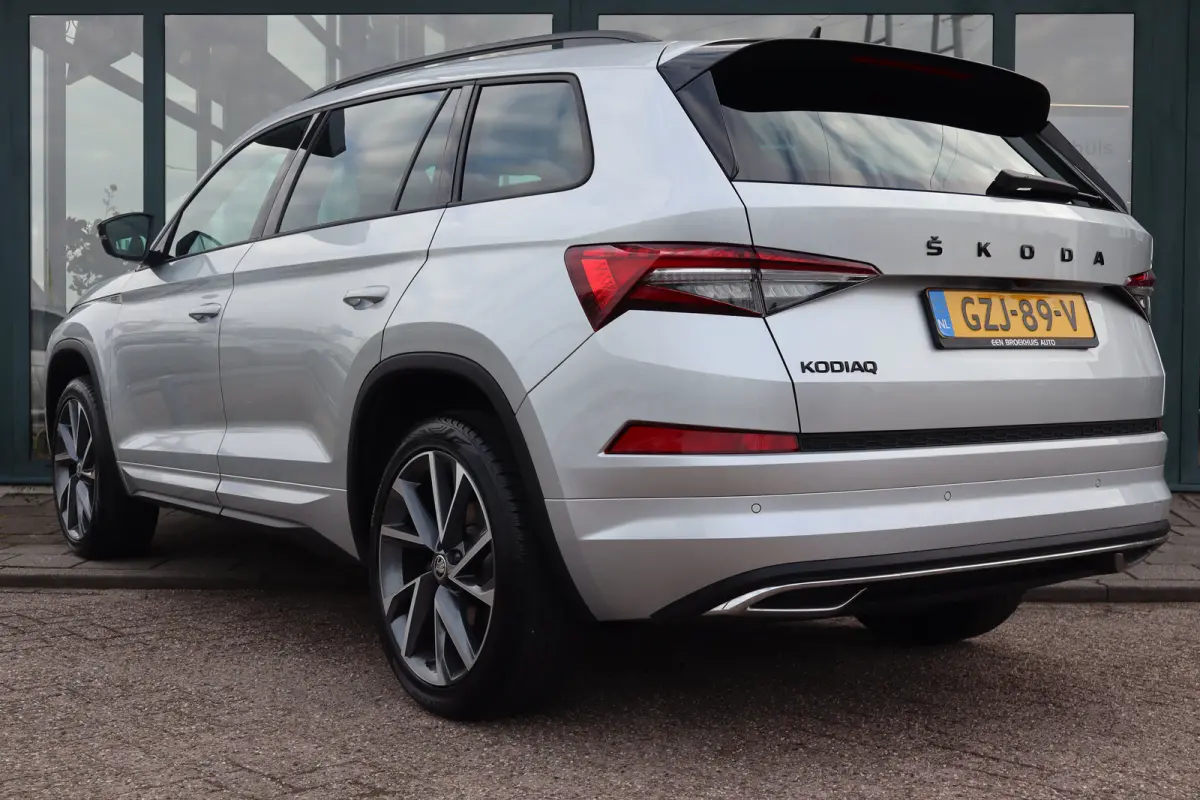 1.5 TSI MHEV Sportline Business 150PK | Achteruitrijcamera | Dodehoek detectie | Keyless entry