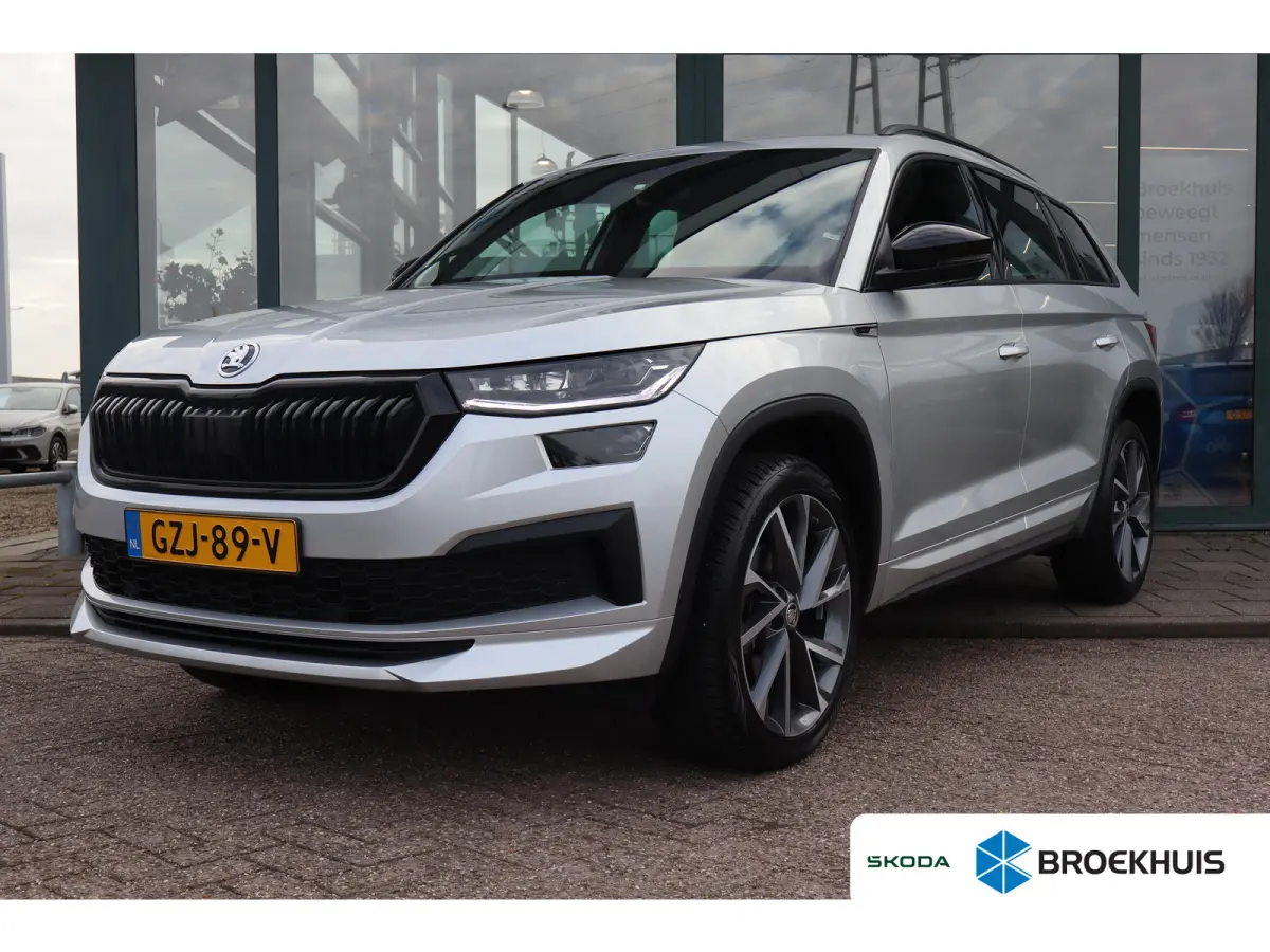 1.5 TSI MHEV Sportline Business 150PK | Achteruitrijcamera | Dodehoek detectie | Keyless entry