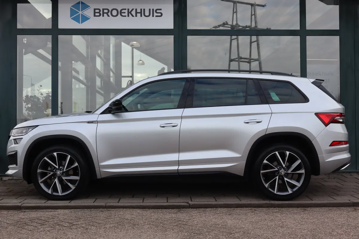 1.5 TSI MHEV Sportline Business 150PK | Achteruitrijcamera | Dodehoek detectie | Keyless entry