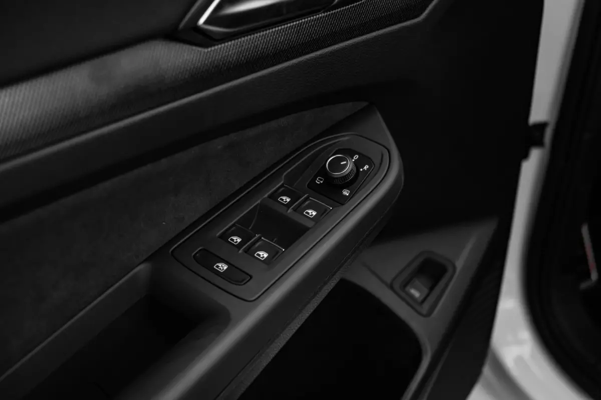 1.5 eTSI R-Line Edition 7-DSG/AUTO | Achteruitrijcamera | Airco (automatisch) | Apple Carplay/Android Auto|telefoonintegratie premium