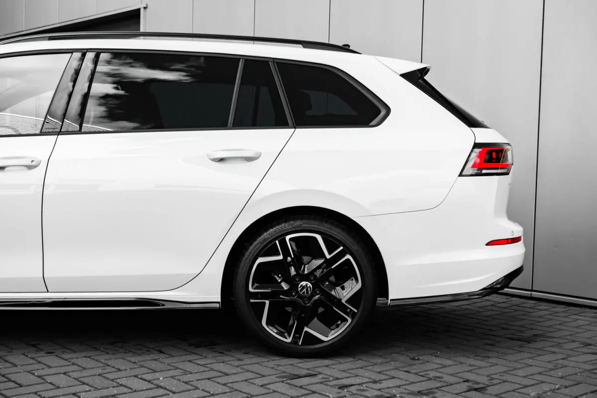 1.5 eTSI R-Line Edition 7-DSG/AUTO | Achteruitrijcamera | Airco (automatisch) | Apple Carplay/Android Auto|telefoonintegratie premium