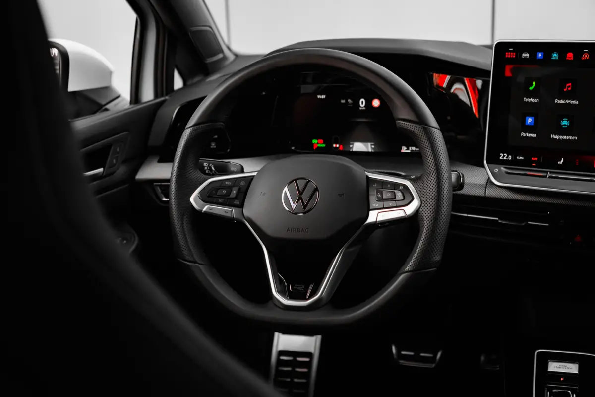 1.5 eTSI R-Line Edition 7-DSG/AUTO | Achteruitrijcamera | Airco (automatisch) | Apple Carplay/Android Auto|telefoonintegratie premium