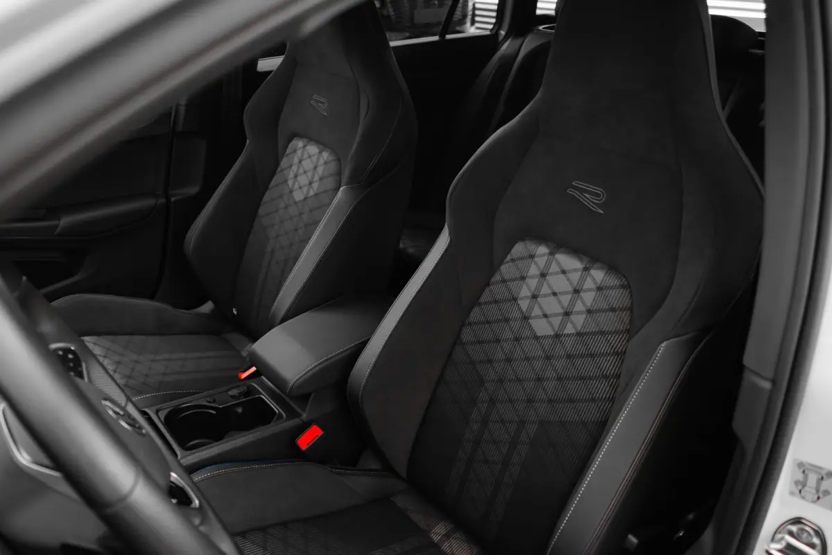 1.5 eTSI R-Line Edition 7-DSG/AUTO | Achteruitrijcamera | Airco (automatisch) | Apple Carplay/Android Auto|telefoonintegratie premium
