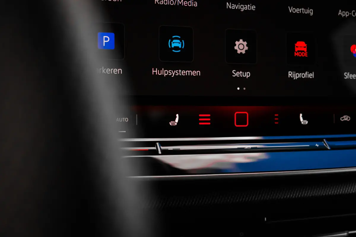 1.5 eTSI R-Line Edition 7-DSG/AUTO | Achteruitrijcamera | Airco (automatisch) | Apple Carplay/Android Auto|telefoonintegratie premium