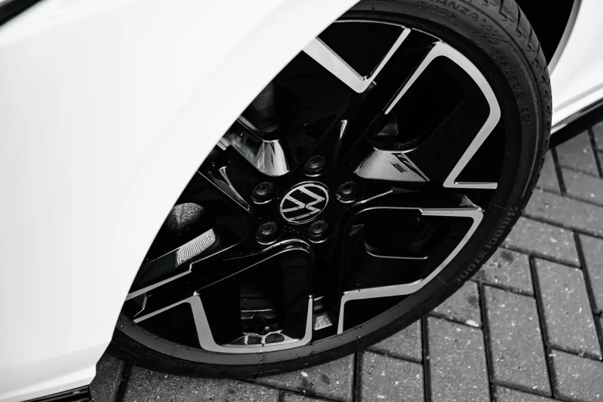 1.5 eTSI R-Line Edition 7-DSG/AUTO | Achteruitrijcamera | Airco (automatisch) | Apple Carplay/Android Auto|telefoonintegratie premium