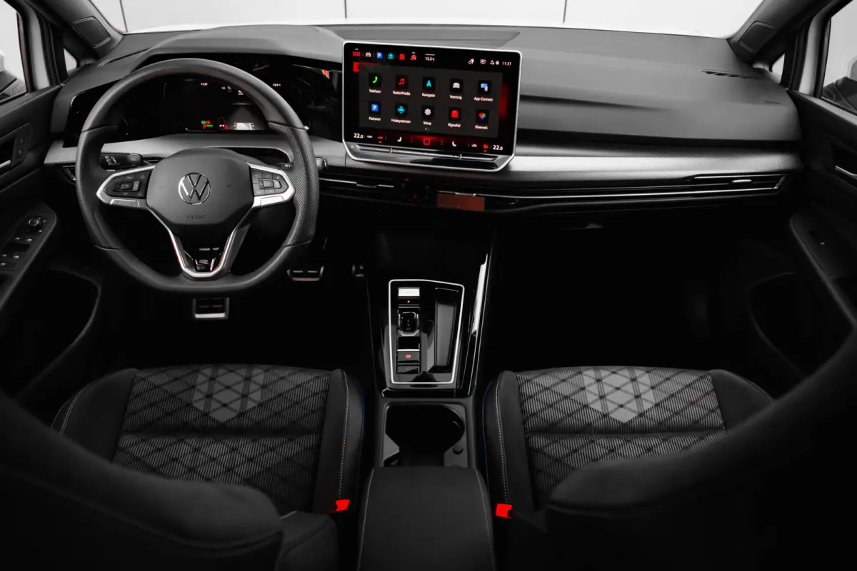 1.5 eTSI R-Line Edition 7-DSG/AUTO | Achteruitrijcamera | Airco (automatisch) | Apple Carplay/Android Auto|telefoonintegratie premium
