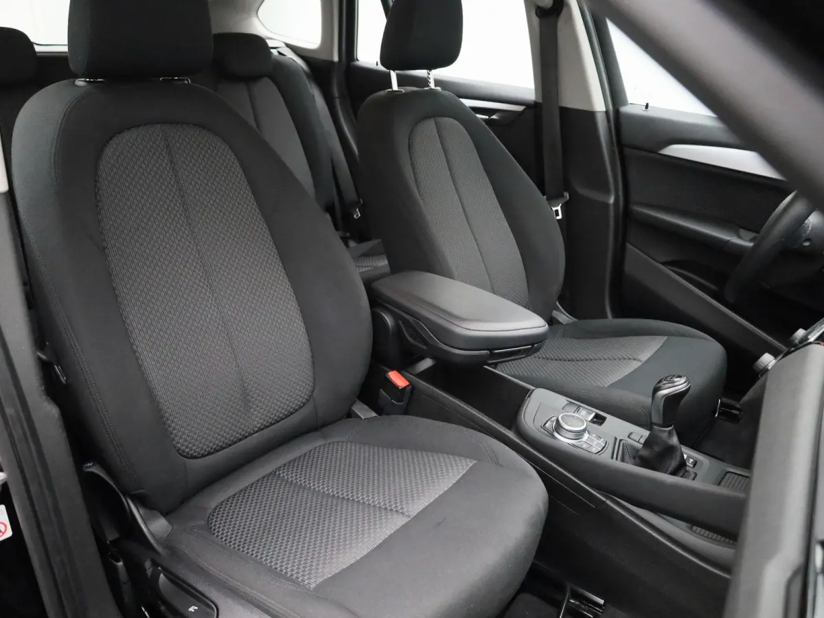 sDrive 18i | Airco | Navigatie | Parkeersensoren |
