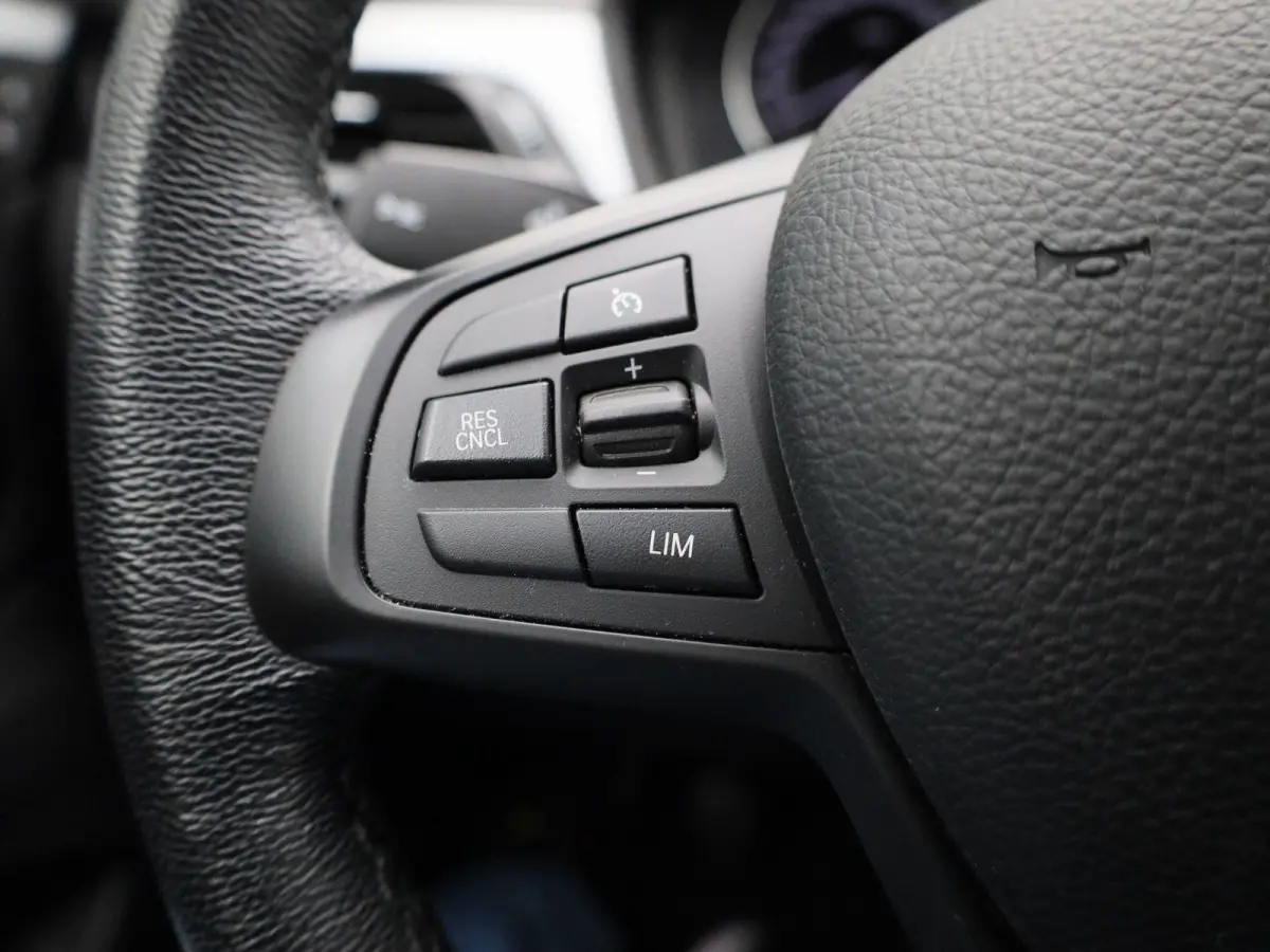 sDrive 18i | Airco | Navigatie | Parkeersensoren |