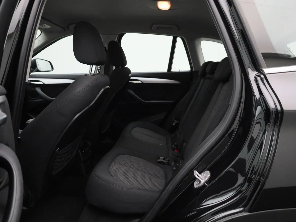 sDrive 18i | Airco | Navigatie | Parkeersensoren |