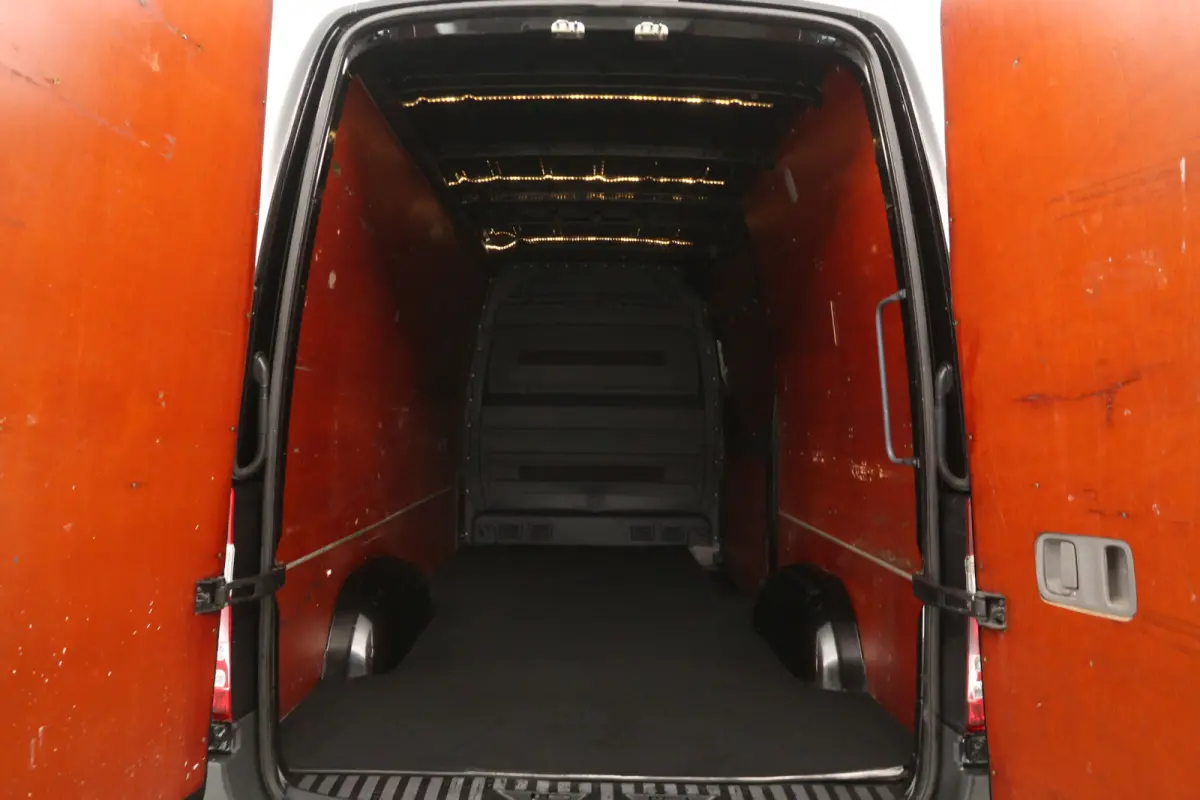 314 2.2 CDI L2H2 | 2800kg Trekgew. | Automaat | Airco | 3 Zits | Camera | Trekhaak