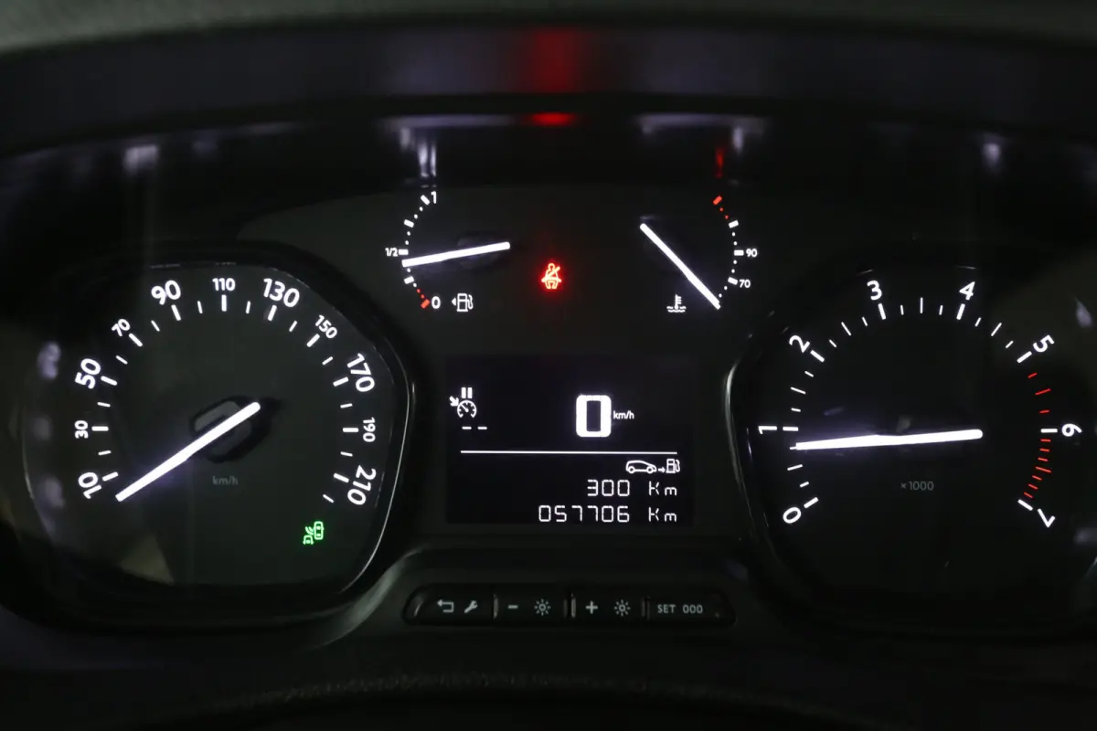 2.0 CDTI L3H1 | Marge | Dubbele Cabine | Airco | Cruise | Camera | Carplay | Trekhaak