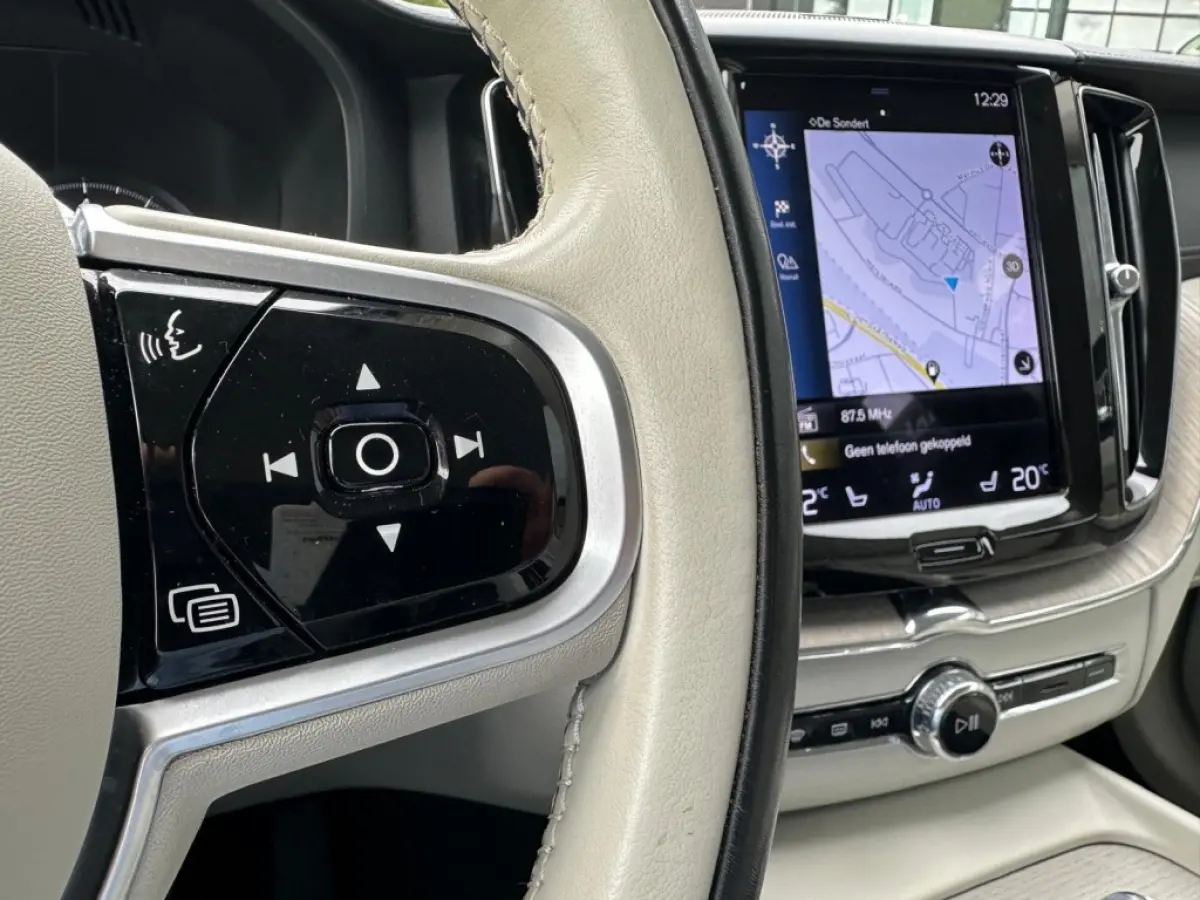 2.0 B5 AWD Inscription I Leder I Trekhaak I Navigatie I Nieuwsta